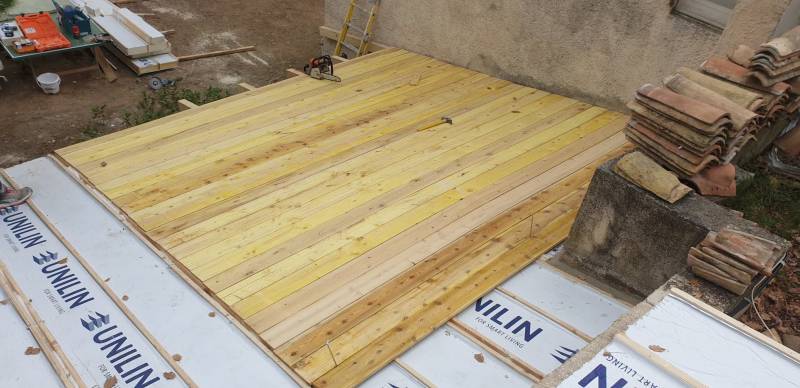 Création de toiture en panneaux isolants proche d'Aix-en-Provence