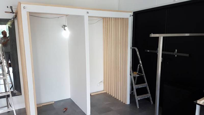 Modernisation de cabines d'essayage dans une boutique proche d'Aix-en-Provence.