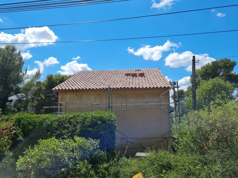 Rénovation totale de toiture proche de Pertuis dans le sud du Luberon