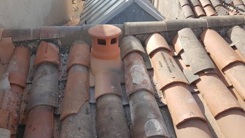 Changement de tuile canal sur toiture à Salon de Provence