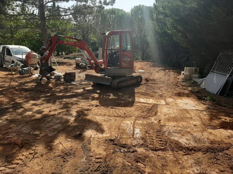 travaux pour terrassement extérieur dans jardin