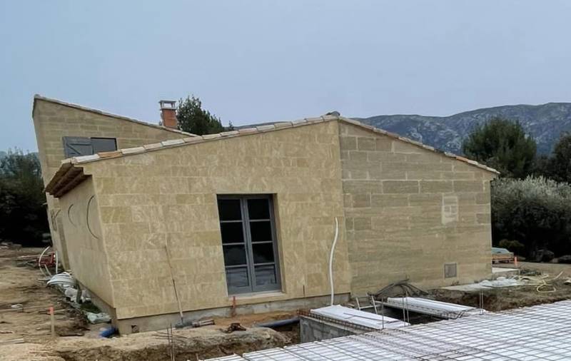 Façade en pierre naturelle proche de Pertuis par artisan expérimenté