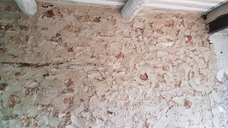 mur de bastide en pierre à l'ancienne