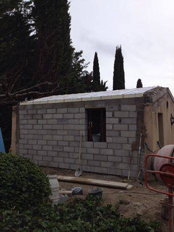 Pool house en cours de rénovation