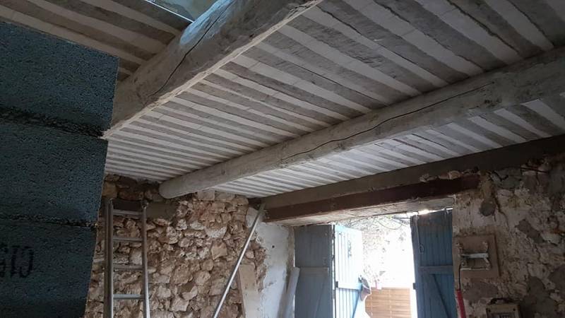 Plafond à la provençale disponibles en différentes finitions rénovation à La Roque d'Anthéron